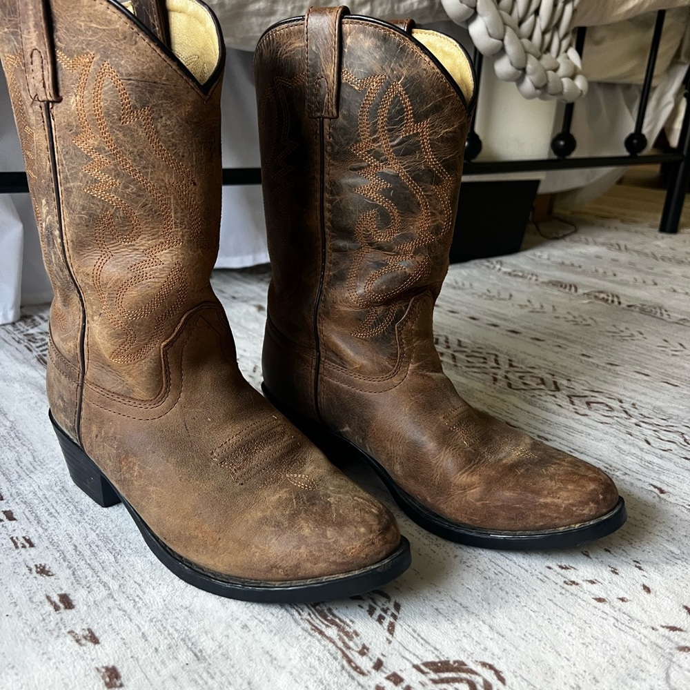 Classic leather Brown Heeled Boots